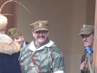 Powiększ