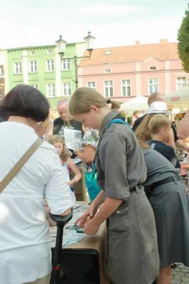 Powiększ