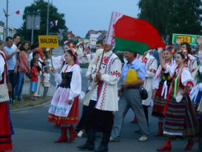 Powiększ
